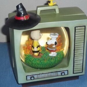 TV GLOBE Westland 8187 Peanuts Snoopy Thanksgiving Charlie Brown